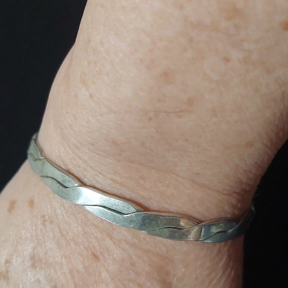 Vintage  925 Silver Mexico Bangle . Great Condition . - Picture 6 of 7